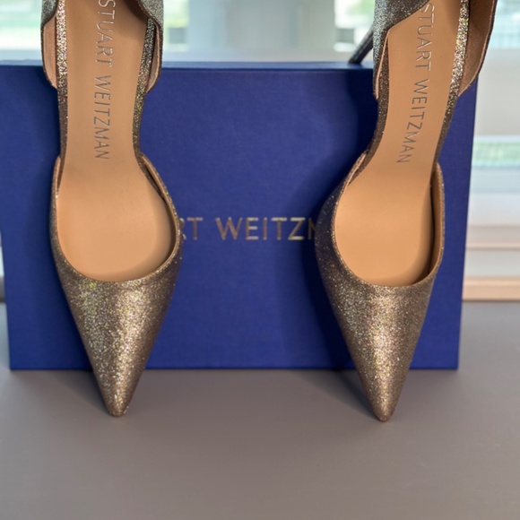 Stuart Weitzman's D'Orsay pumps are crafted of multicolored glitter with scallop - Picture 6 of 7